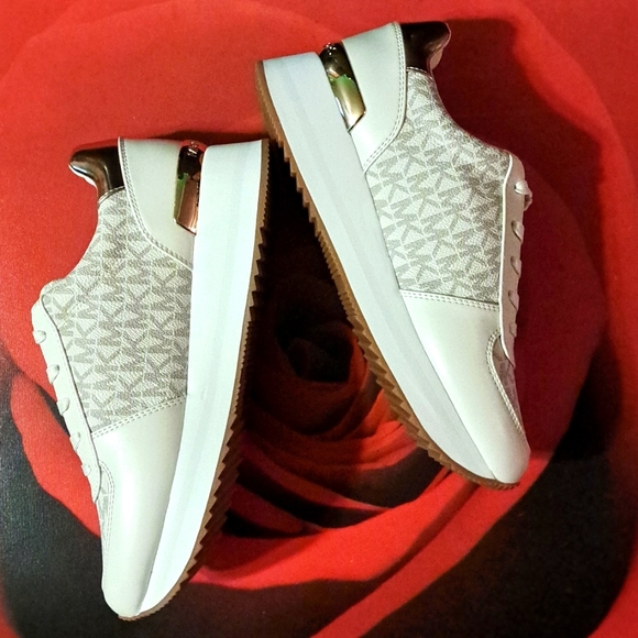 Michael Kors Monique Sneakers - Picture 4 of 8